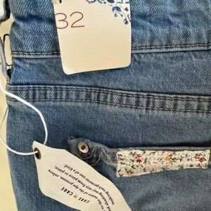 Brand new Anthropologie size 32 boho jeans. Rare and hard to find.